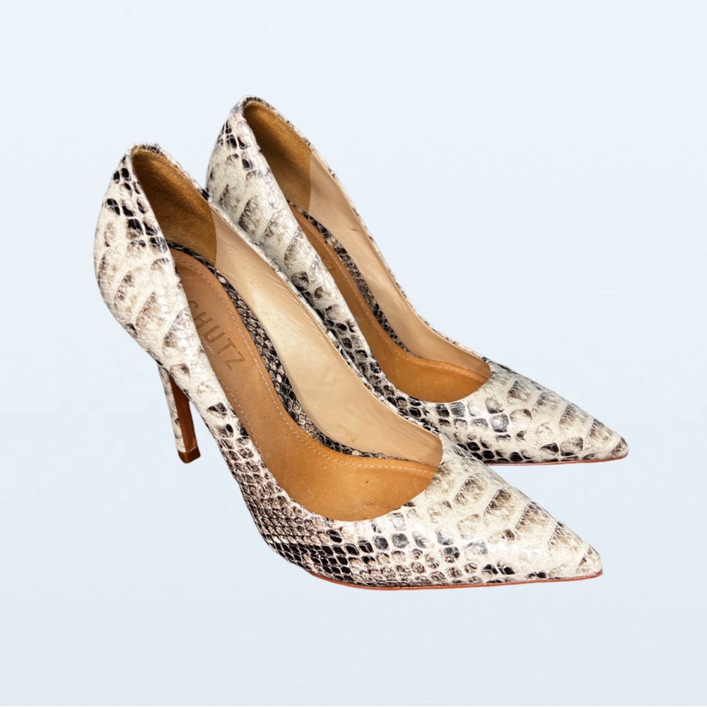 SCHUTZ Gilberta Faux Snakeskin Print Leather Pumps in Cream and Black, Size 5.5